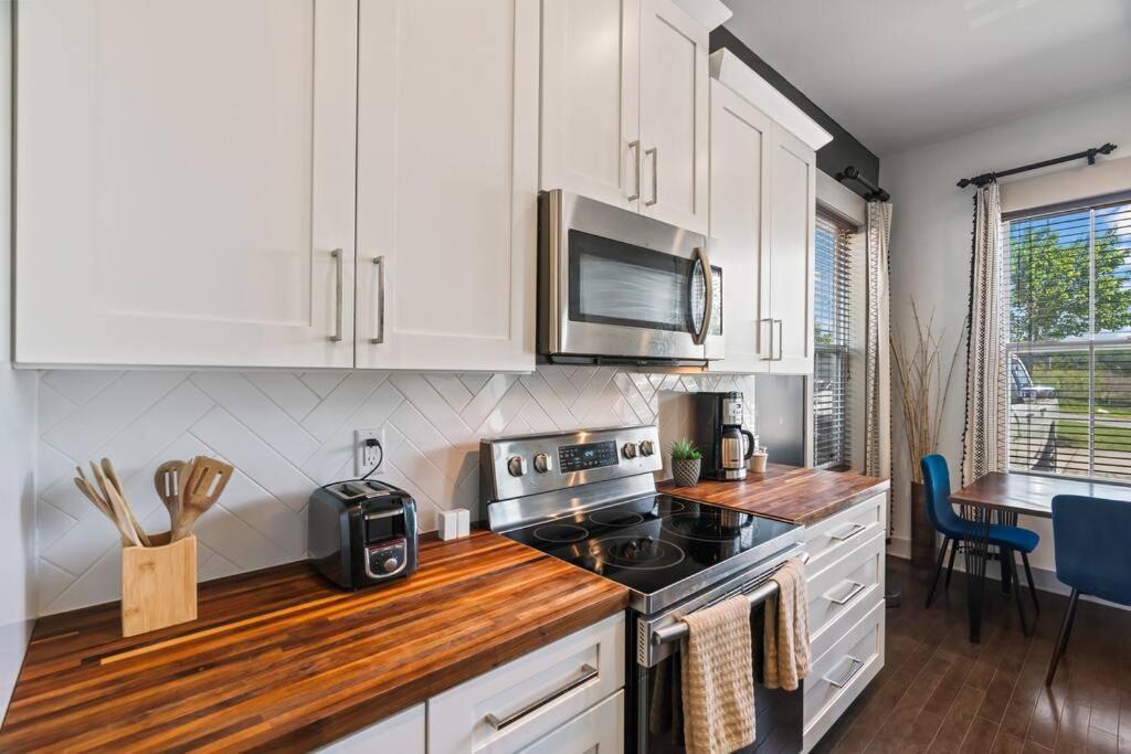 נאשוויל King Bed, Balcony, Covered Patio & Firepit! 8 Minutes From Broadway מראה חיצוני תמונה